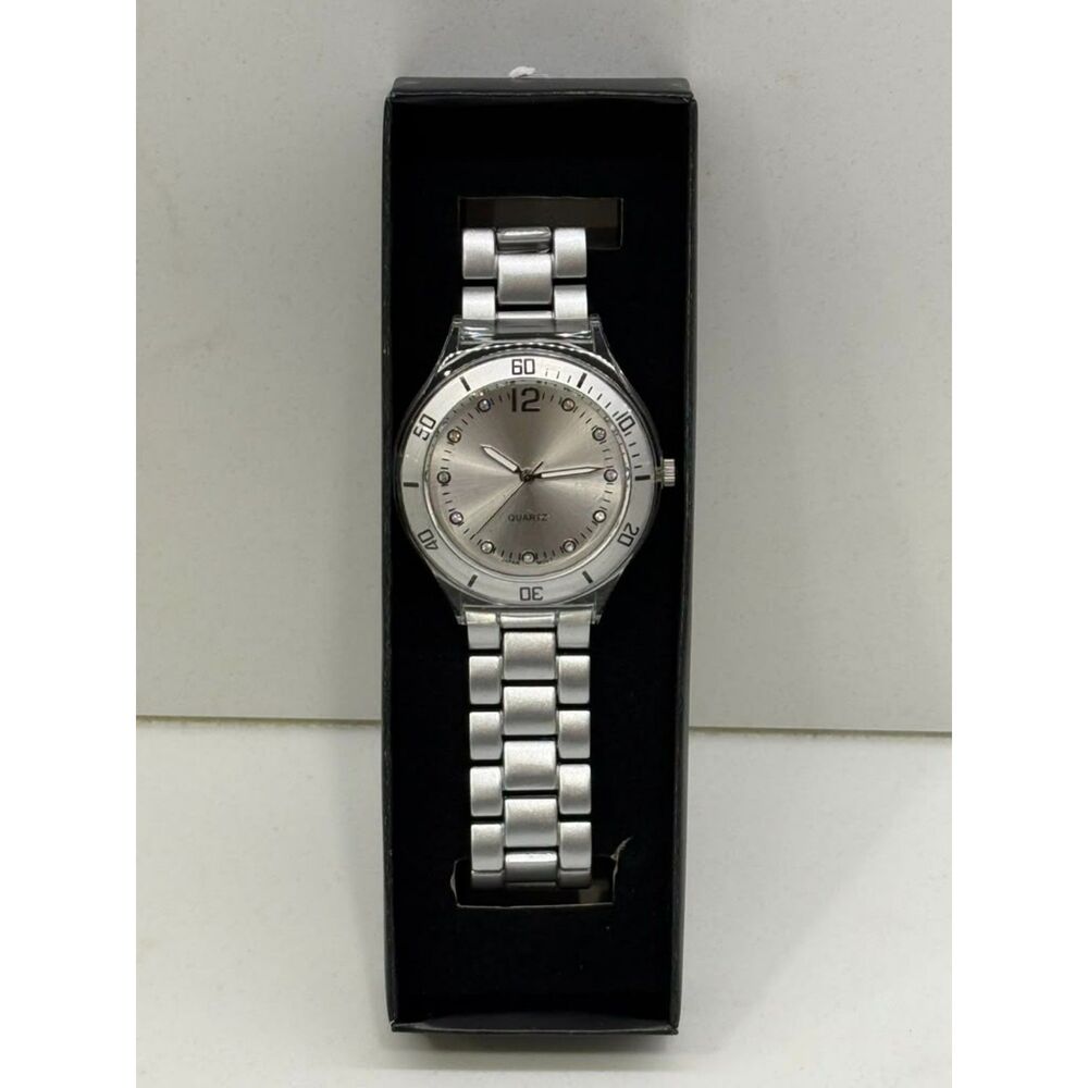 Vintage 2012 Avon Metallic Bracelet Watch Silvertone NIB Untested